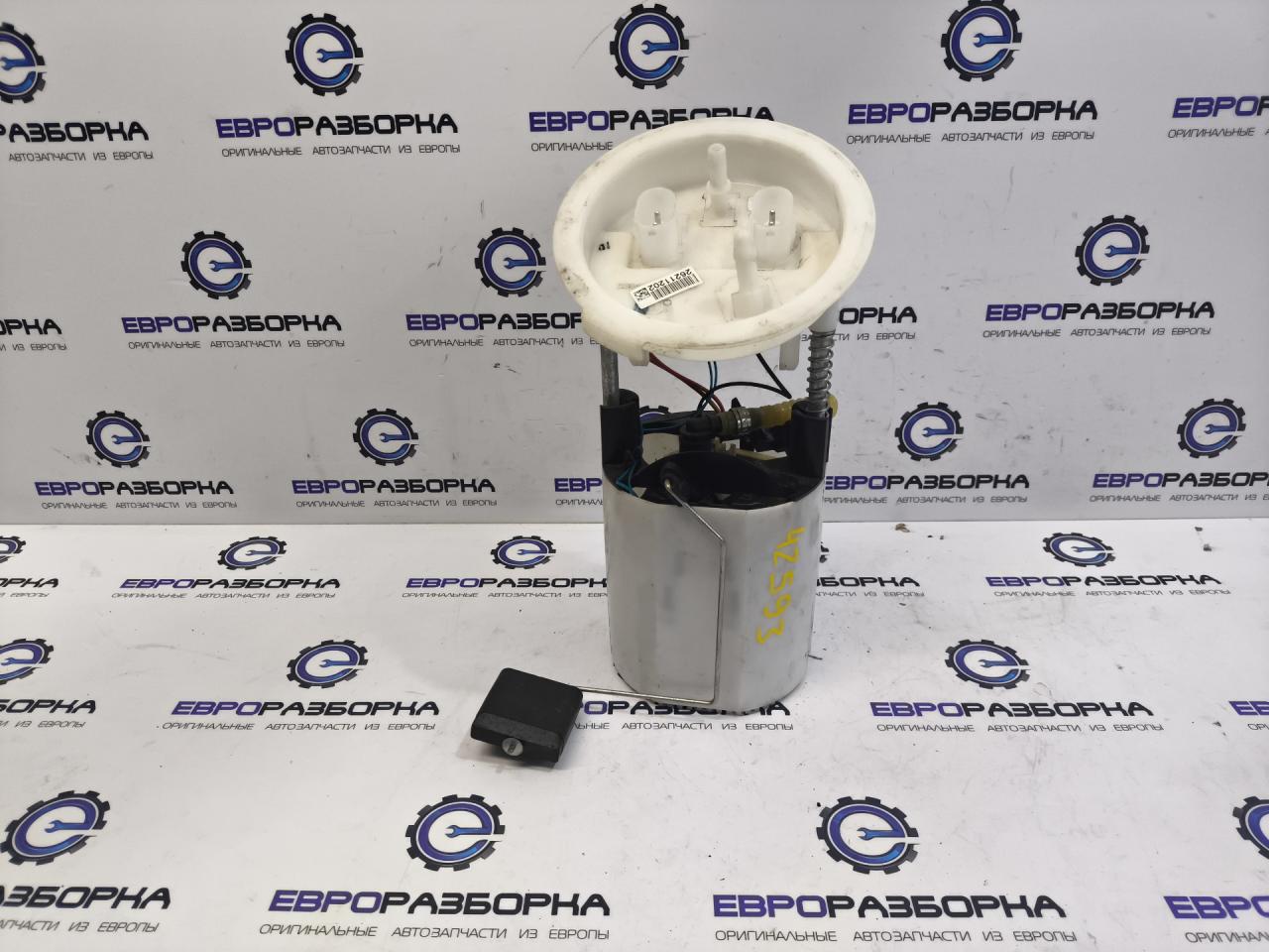 насос топливный BMW 3 серия E90/E91/E92/E93 E90 2007, 3.0 л., бензин, АКПП, передний привод, 7197073, 16117197076, 16147163297 - фото №1