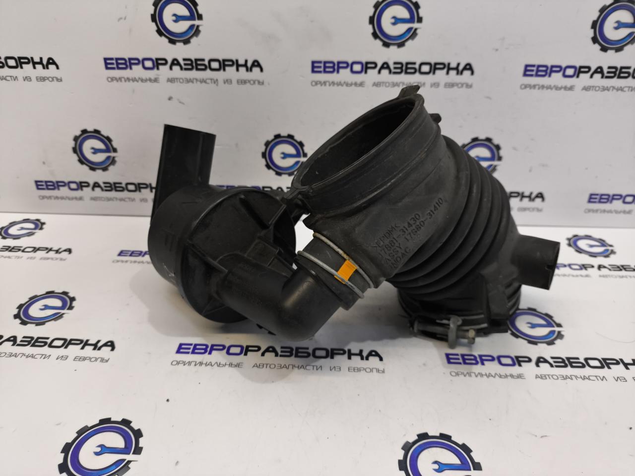 патрубок воздушного фильтра Lexus RX 4 поколение 2017, 3.0 л., бензин, АКПП, передний привод, правый руль, 1788131430, 17881-31430 - фото №1