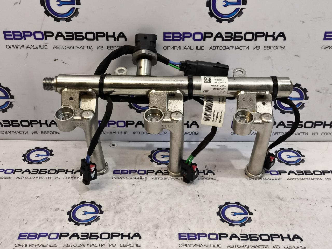 топливная рампа Volvo XC40 1 поколение 2020, 1.5 л., бензин, denim blue, полный привод, правый руль, 32257109, 31405317, 0261545153 - фото №1