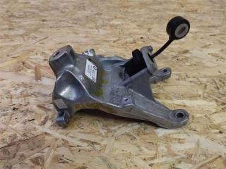 кронштейн двигателя правый