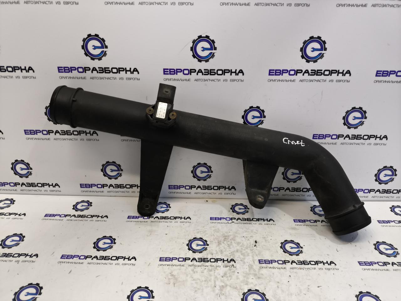 патрубок интеркулера Volkswagen Crafter 1 поколение 2008, 2E0145955, 2E0145828, 2E0145834, 2E0145762 - фото №1