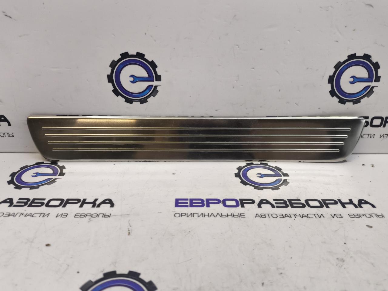 накладка на порог внутренняя Mercedes-Benz M-Класс W166 2013, 3.0 л., CDi, дизель, АКПП, передний привод, A1666860036 - фото №1