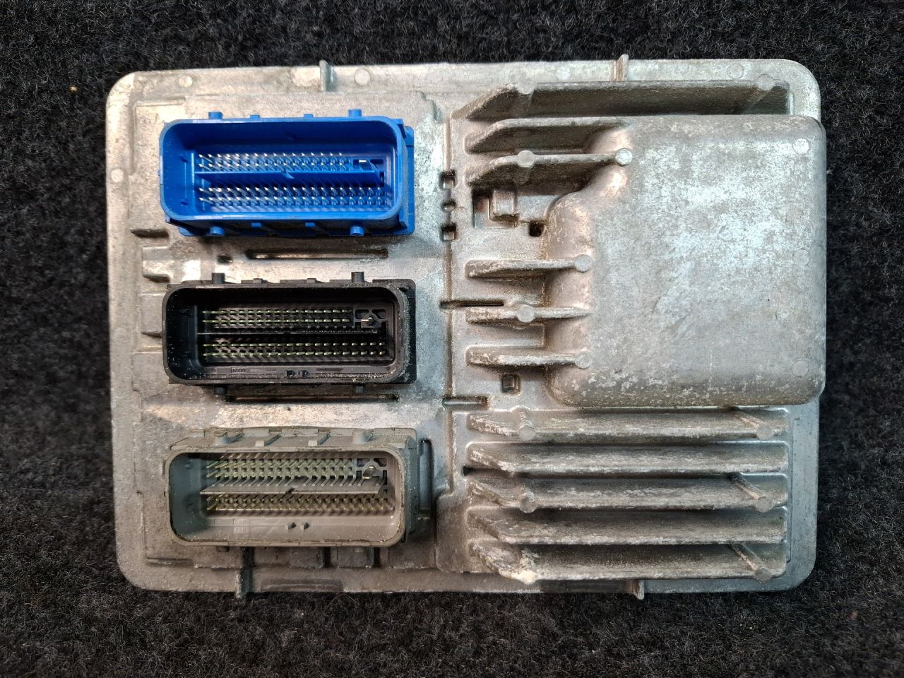 блок управления двигателем Chevrolet Equinox 3 поколение 2018, 2.0 л., бензин, АКПП, передний привод, 12676683 - фото №1