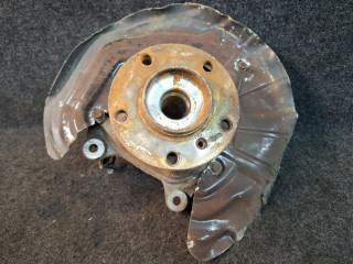 кулак поворотный правый BMW X4 F26 2016, 2.0 л., дизель, АКПП, черный