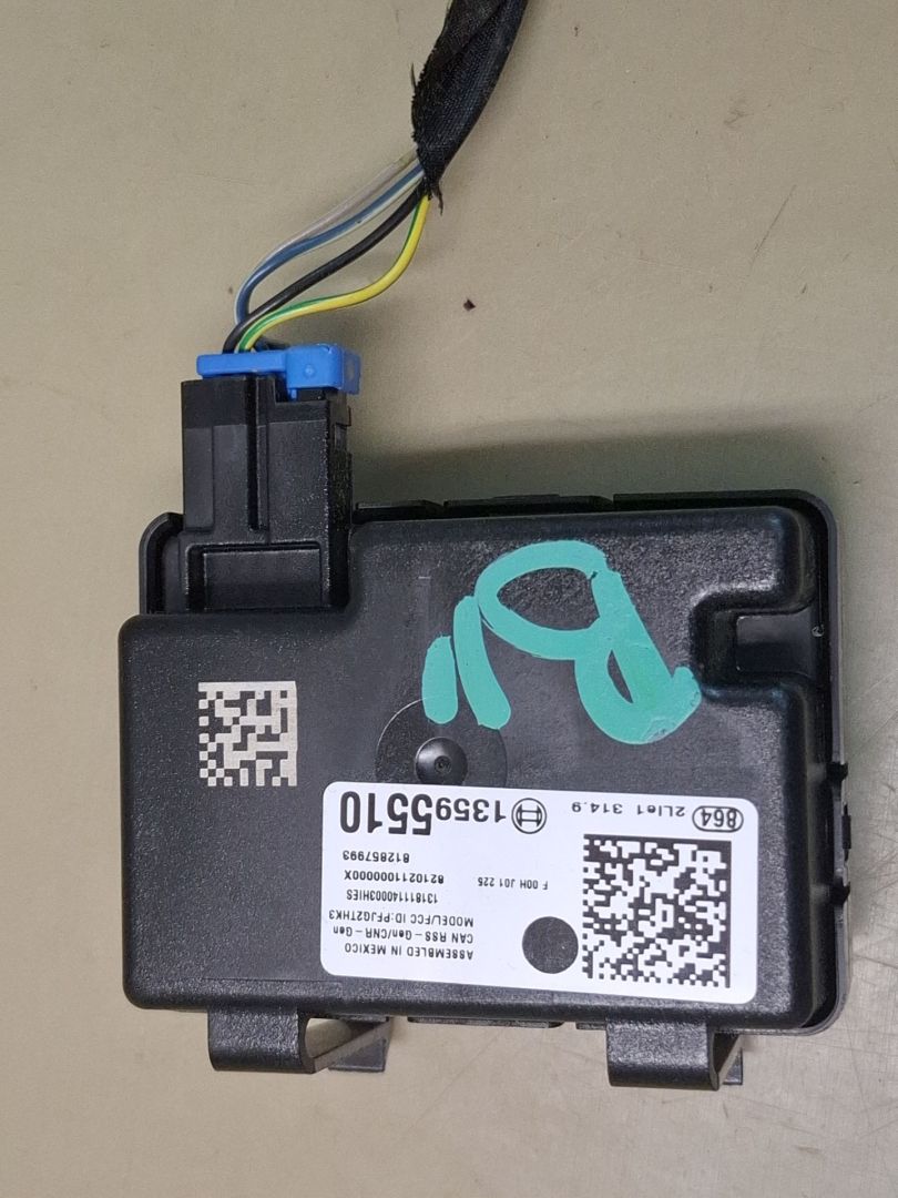 Блок управления бесключевым доступом Chevrolet Equinox 3 поколение 2018, 1.5 л., бензин, АКПП, серый/441b, полный привод, 13595510 - фото №1