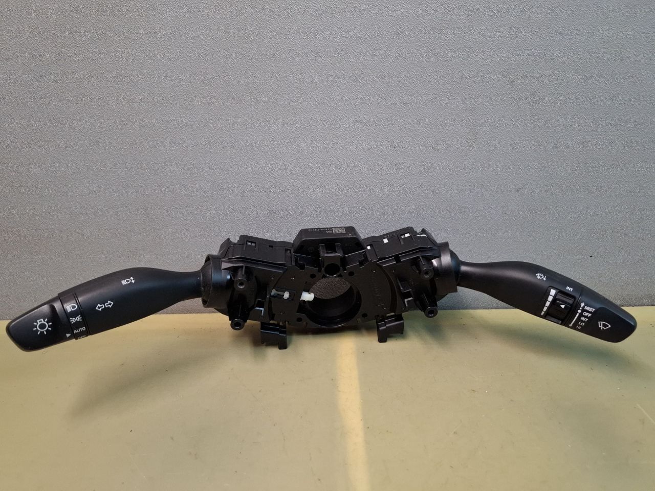 переключатель подрулевой (стрекоза) Hyundai Elantra AD 2018, 2.0 л., бензин, АКПП, серебристый, передний привод, 93400F2502 - фото №1