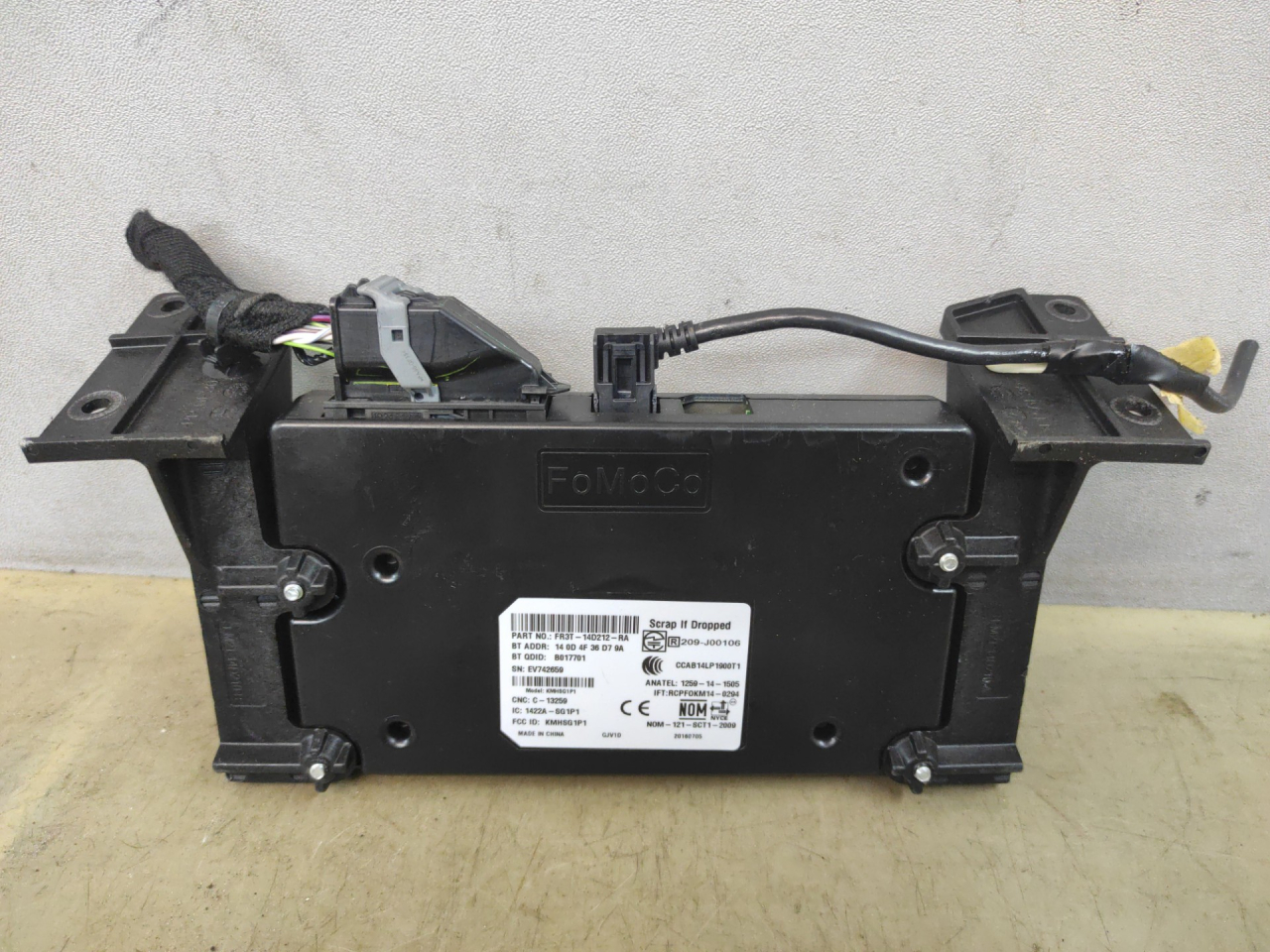 блок Bluetooth Ford Edge 2 поколение CD539 2018, 2.0 л., бензин, АКПП, черный, внедорожник 5 дв., полный привод, FR3T14D212RA, FT4T14B428RA - фото №1