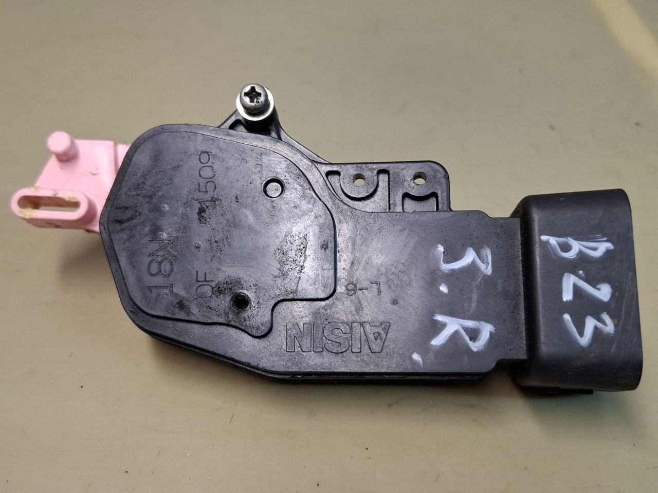 замок двери задней правой Toyota Sienna 3 поколение 2011, 3.5 л., 2GR-FE, бензин, АКПП, серый, передний привод - фото №1