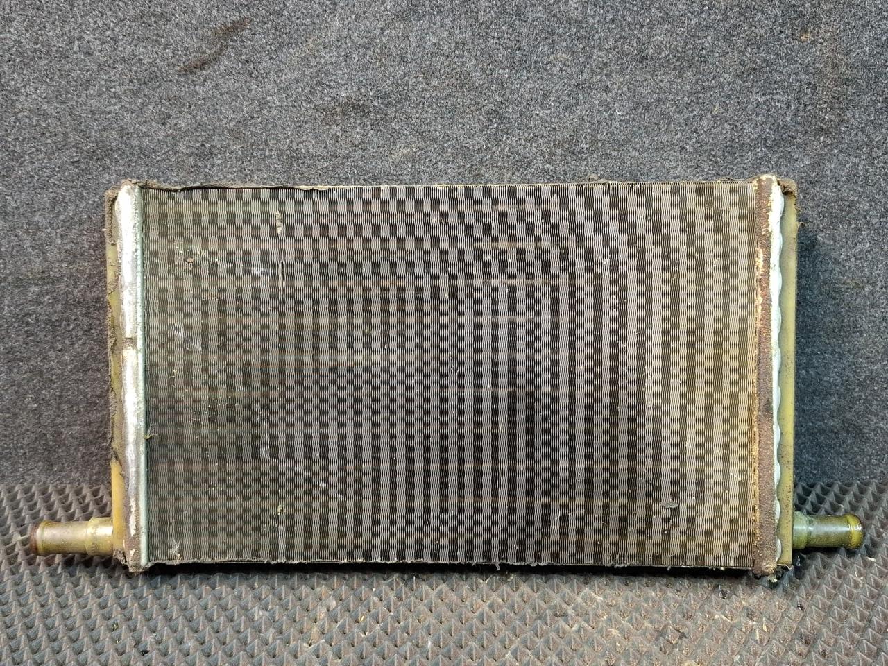 радиатор отопителя (печки) Volkswagen LT 1 поколение 1990, 2.4 л., дизель, МКПП - фото №1