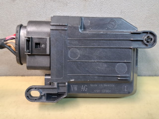 блок управления сиденьем Volkswagen Jetta 7 поколение 2019, 1.4 л., бензин, АКПП, серый, передний привод, 4M0959339B