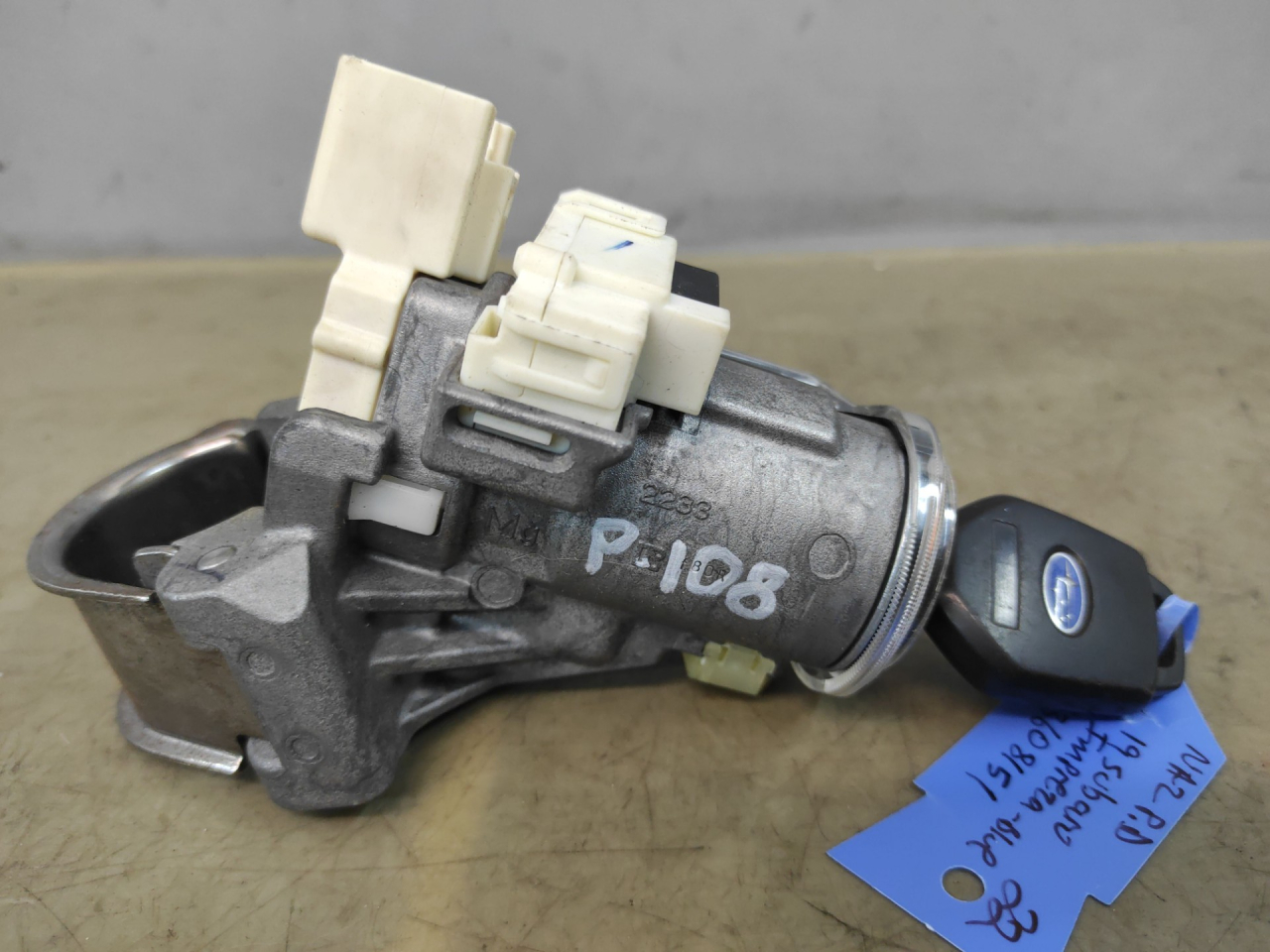 замок зажигания Subaru Impreza 5 поколение (GK/GT) 2019, 2.0 л., бензин, вариатор, серый, седан, полный привод - фото №1