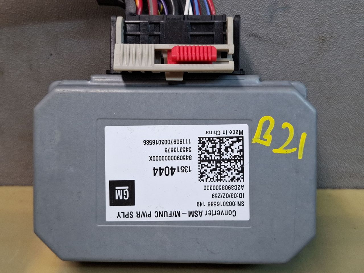 Преобразователь напряжения Chevrolet Blazer 3 поколение 2019, 3.6 л., бензин, АКПП, белый, полный привод, 13514044 - фото №1