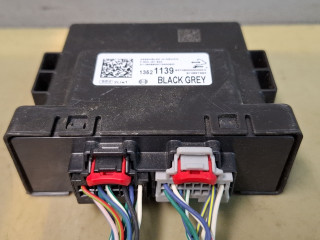 блок управления парктрониками Chevrolet Equinox 3 поколение 2019, 1.5 л., бензин, АКПП, белый 140х, минивэн, передний привод, 13521139