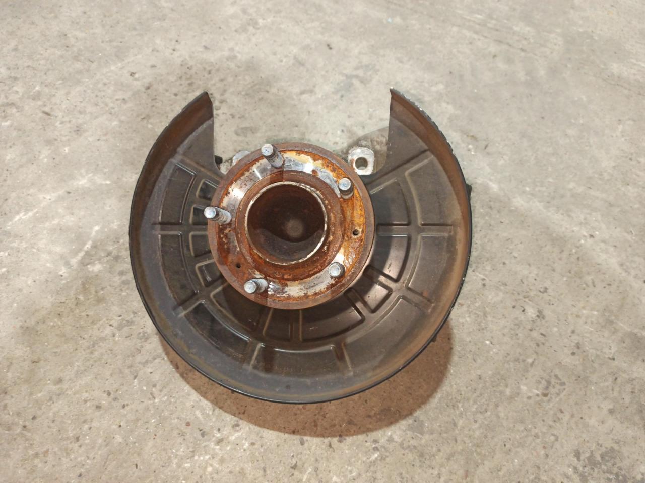 кулак задний правый GMC Terrain 2 поколение 2020, 1.5 л., бензин, АКПП, серый 464с, передний привод - фото №1