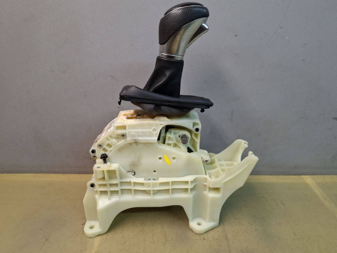 кулиса Hyundai Elantra AD 2018, 2.0 л., бензин, АКПП, серебристый, передний привод, 46700F2110 - фото №1