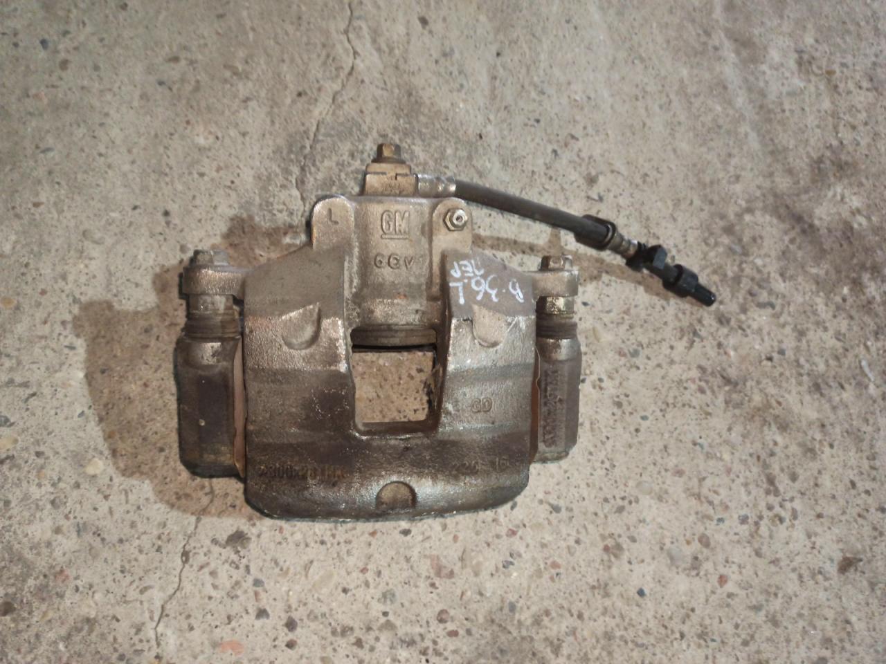 суппорт передний левый Chevrolet Malibu 9 поколение 2017, 1.5 л., бензин, АКПП, черный, седан, передний привод - фото №1