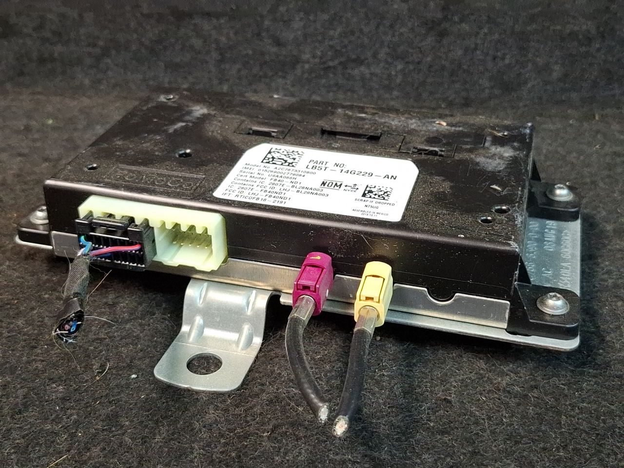 блок Bluetooth Ford Explorer 6 поколение U625 2020, 3.0 л., бензин, АКПП, внедорожник 5 дв., полный привод, LB5T-14G229-AN - фото №1