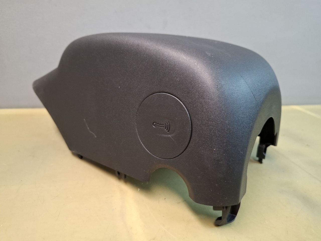 кожух рулевой колонки Volkswagen Jetta 7 поколение 2019, 1.4 л., бензин, АКПП, серый, передний привод, 5NN.858.559.C - фото №1