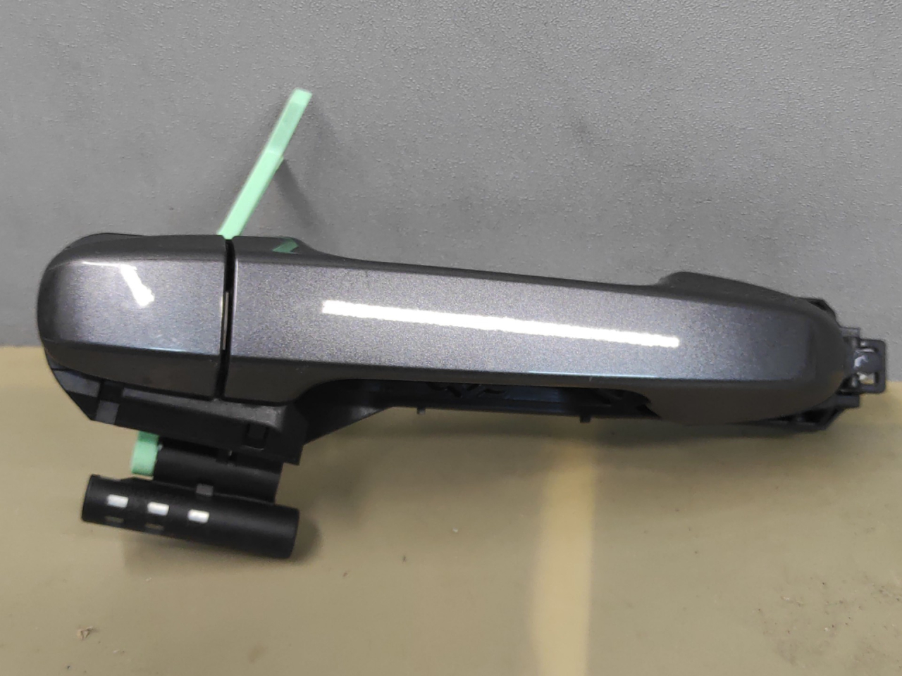 ручка наружная задняя левая Subaru Impreza 5 поколение (GK/GT) 2019, 2.0 л., бензин, вариатор, серый, седан, полный привод - фото №1