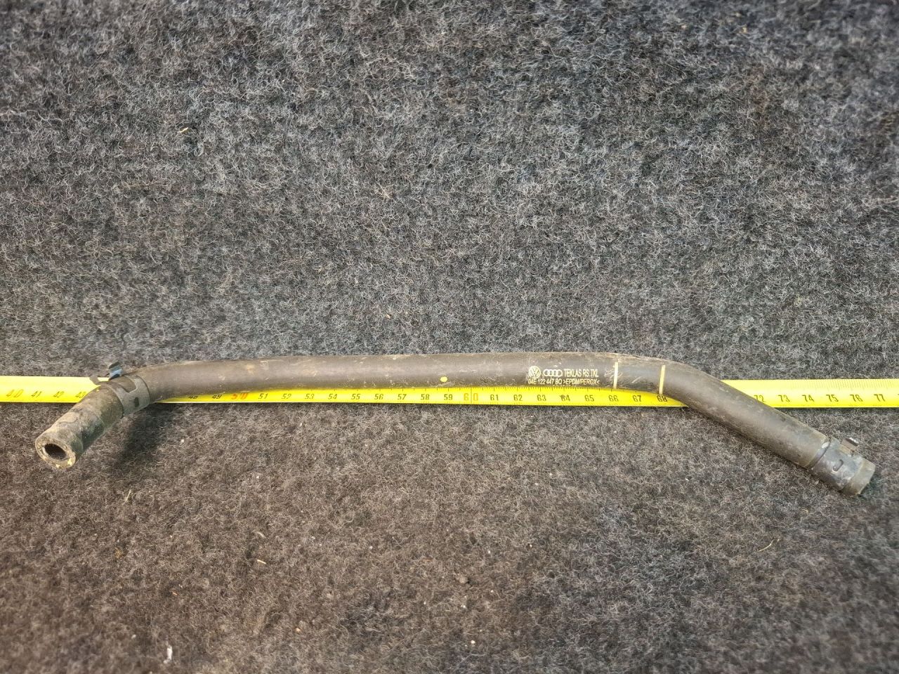 патрубок (трубопровод, шланг) Volkswagen Jetta 7 поколение 2019, 1.4 л., бензин, АКПП, серый, передний привод, 04E122447BQ - фото №1