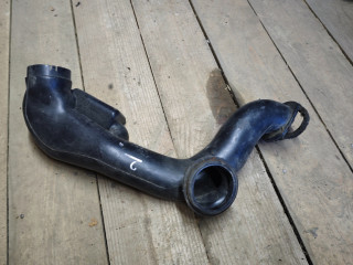 патрубок воздушного фильтра Mazda Tribute 1 поколение 2002, 2.0 л., бензин