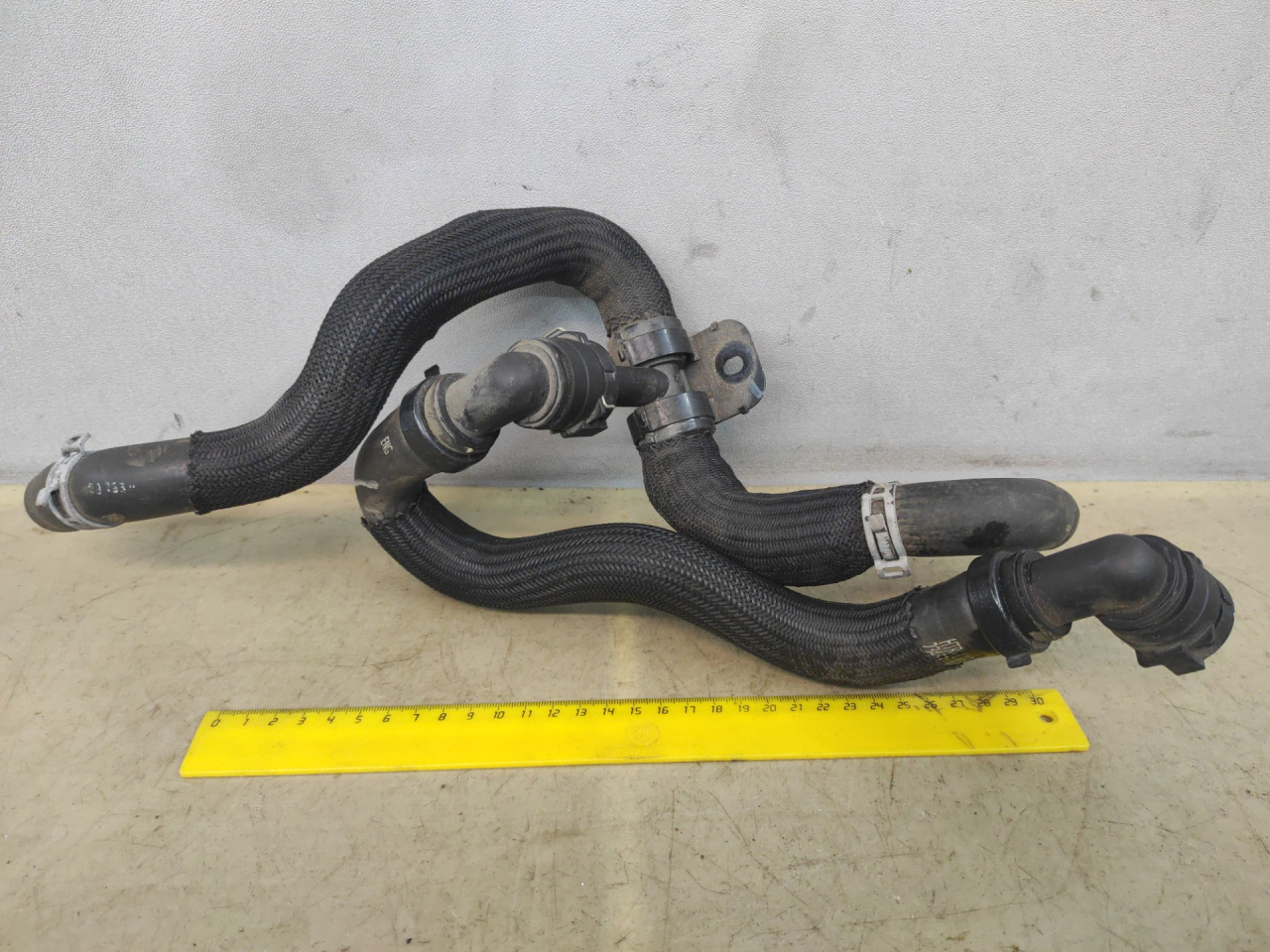 патрубок отопителя (печки) Chevrolet Equinox 3 поколение 2018, 1.5 л., бензин, АКПП, серый 139х, минивэн, передний привод, 23463166, 23463172 - фото №1