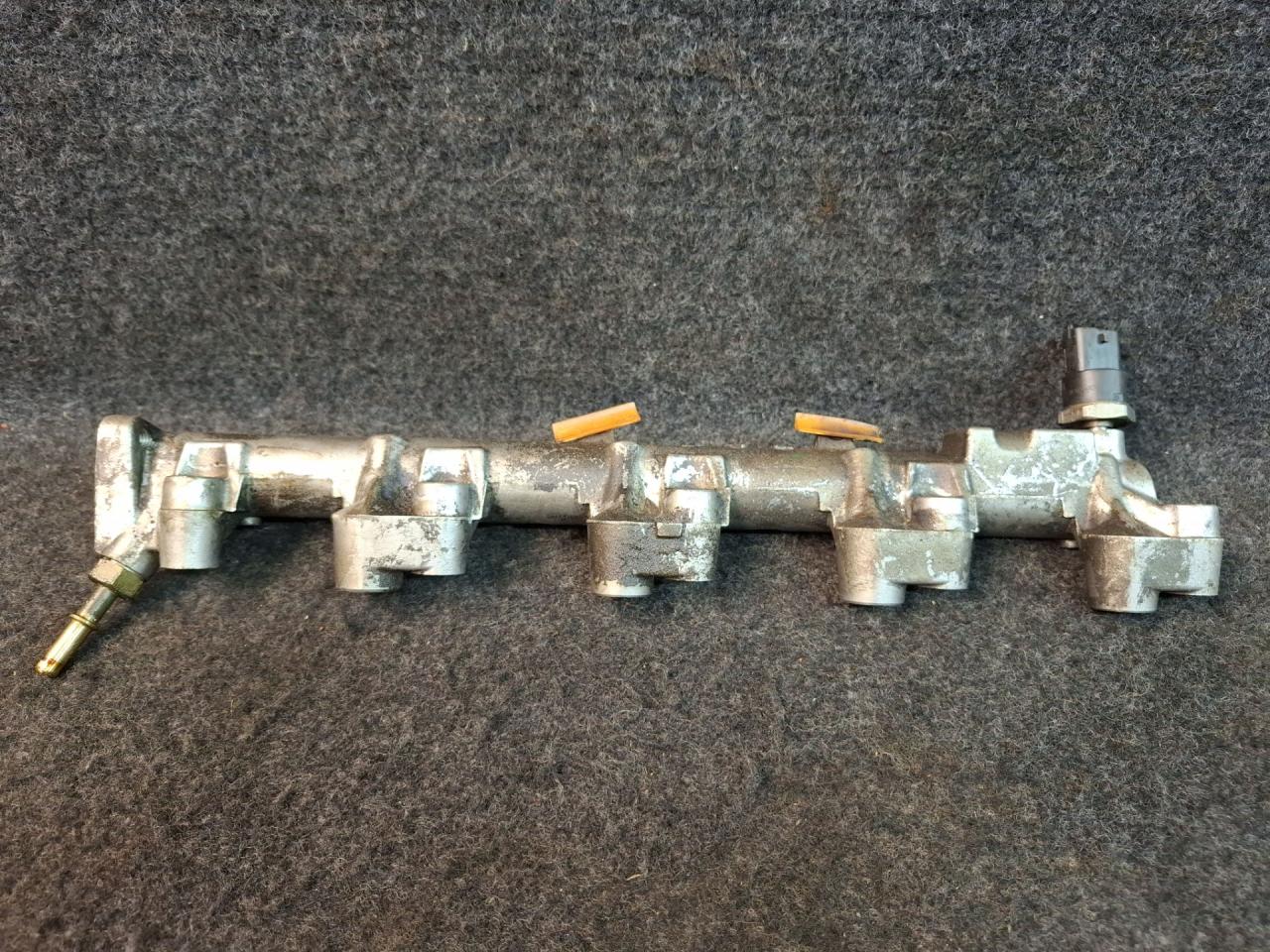 датчик давления топлива Mazda CX-7 1 поколение 2007, 2.3 л., бензин - фото №1