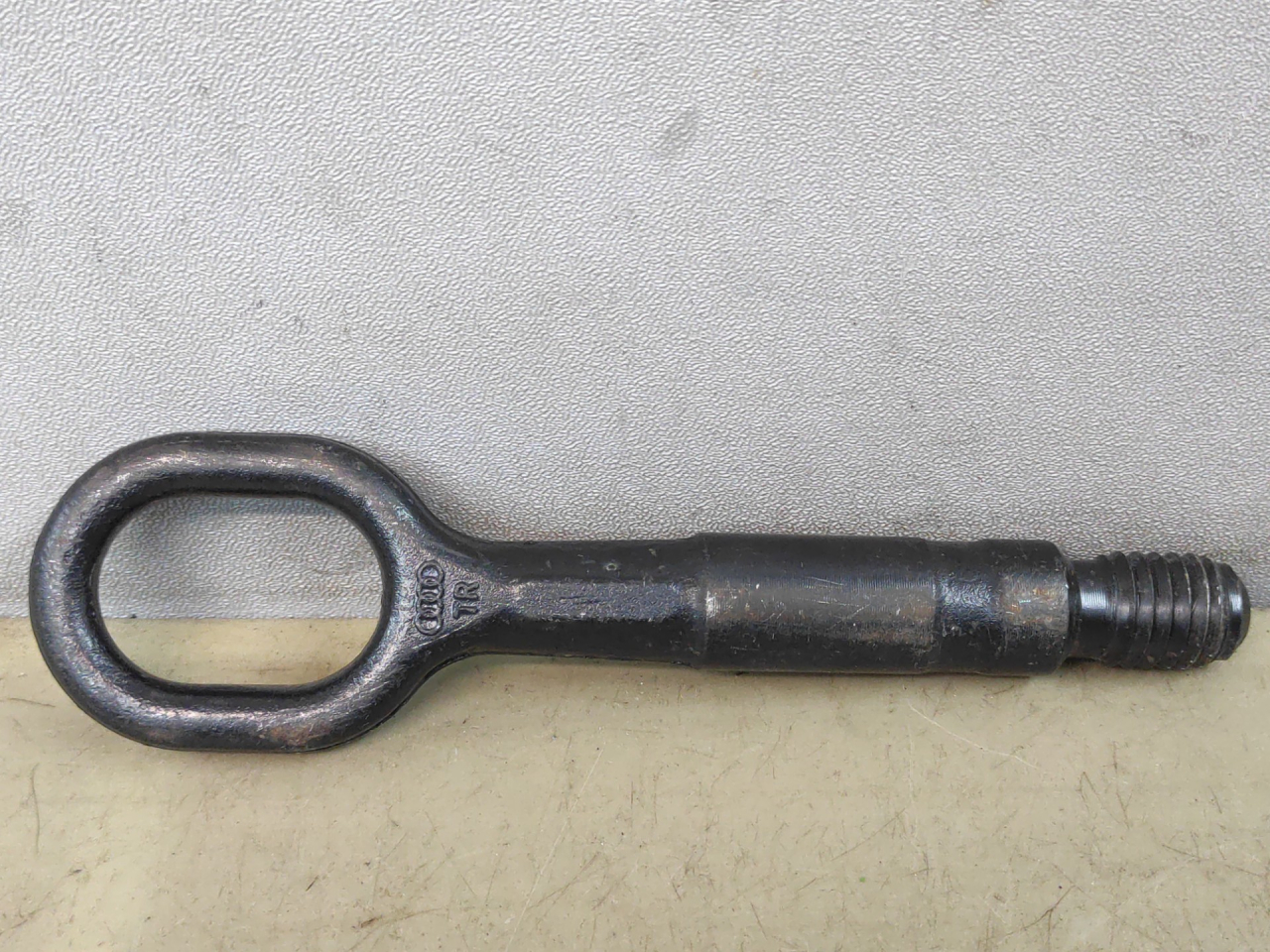 крюк буксировочный Volkswagen Jetta 7 поколение 2019, 1.4 л., бензин, АКПП, синий, седан, передний привод, 8K0805615A - фото №1