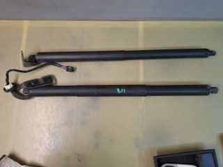 амортизатор крышки багажника (3-5 двери) Chevrolet Equinox 3 поколение 2018, 1.5 л., бензин, АКПП, серый/441b, полный привод, 84470044, 84133944