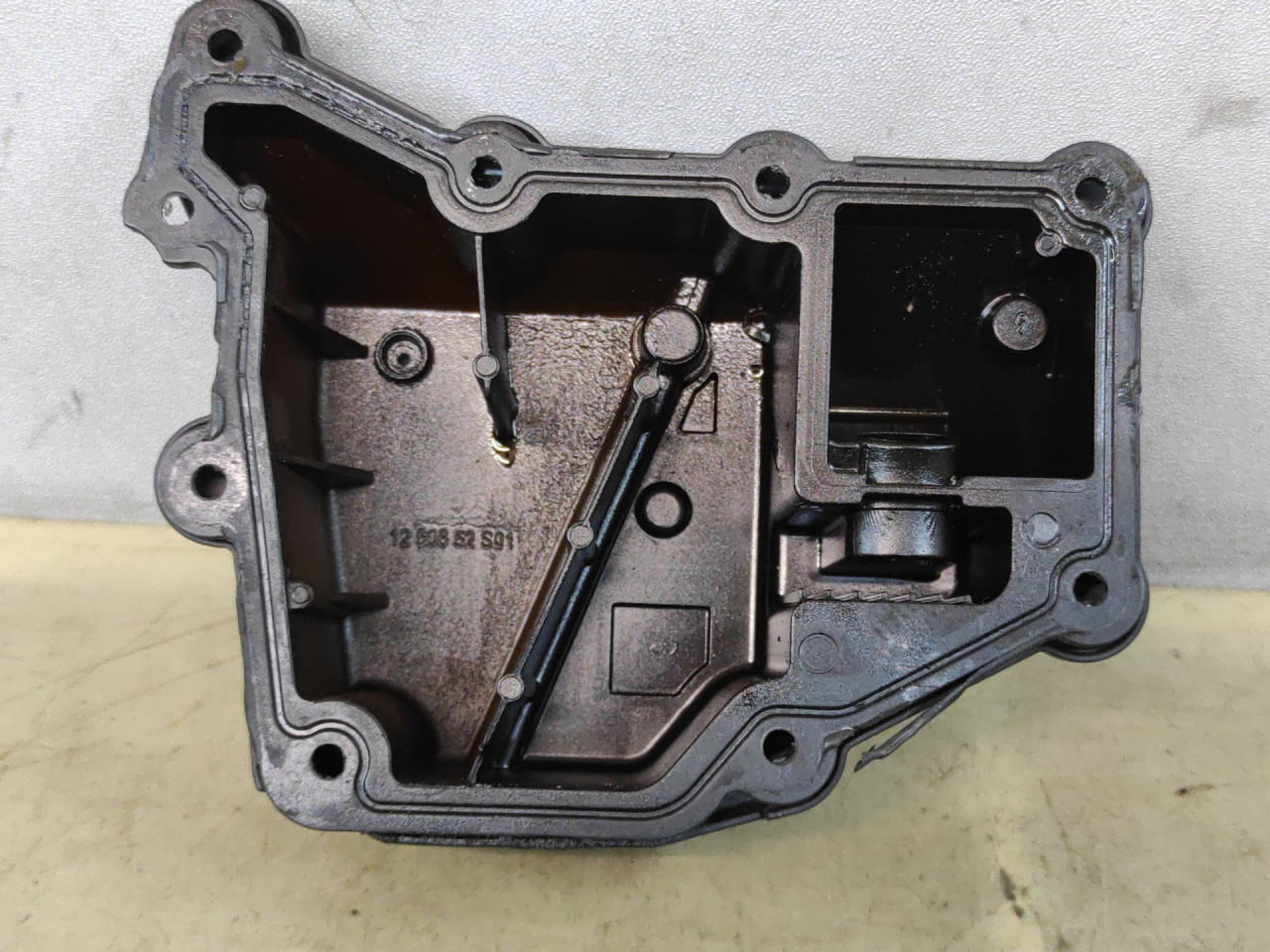 маслоотделитель (сапун) Volkswagen Jetta 7 поколение 2019, 1.4 л., бензин, АКПП, синий, седан, передний привод, 04E103729 - фото №1