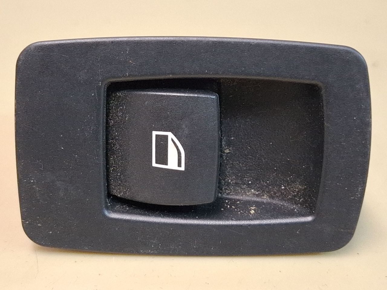 кнопка стеклоподъемника двери задней BMW X5 E70 2008, 3.0 л., дизель, АКПП, серый, внедорожник 5 дв., полный привод, правый руль, 6935534, 15979800 - фото №1