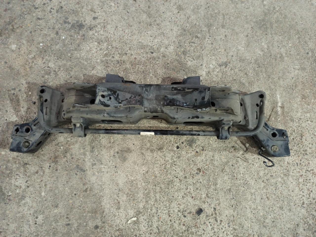 балка подвески задняя Chevrolet Malibu 9 поколение 2017, 1.5 л., бензин, АКПП, черный, седан, передний привод - фото №1