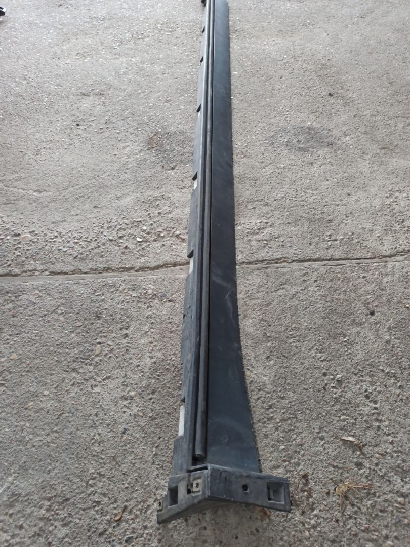 накладка на порог Chevrolet Blazer 3 поколение 2019, 3.6 л., бензин, АКПП, белый, полный привод - фото №1