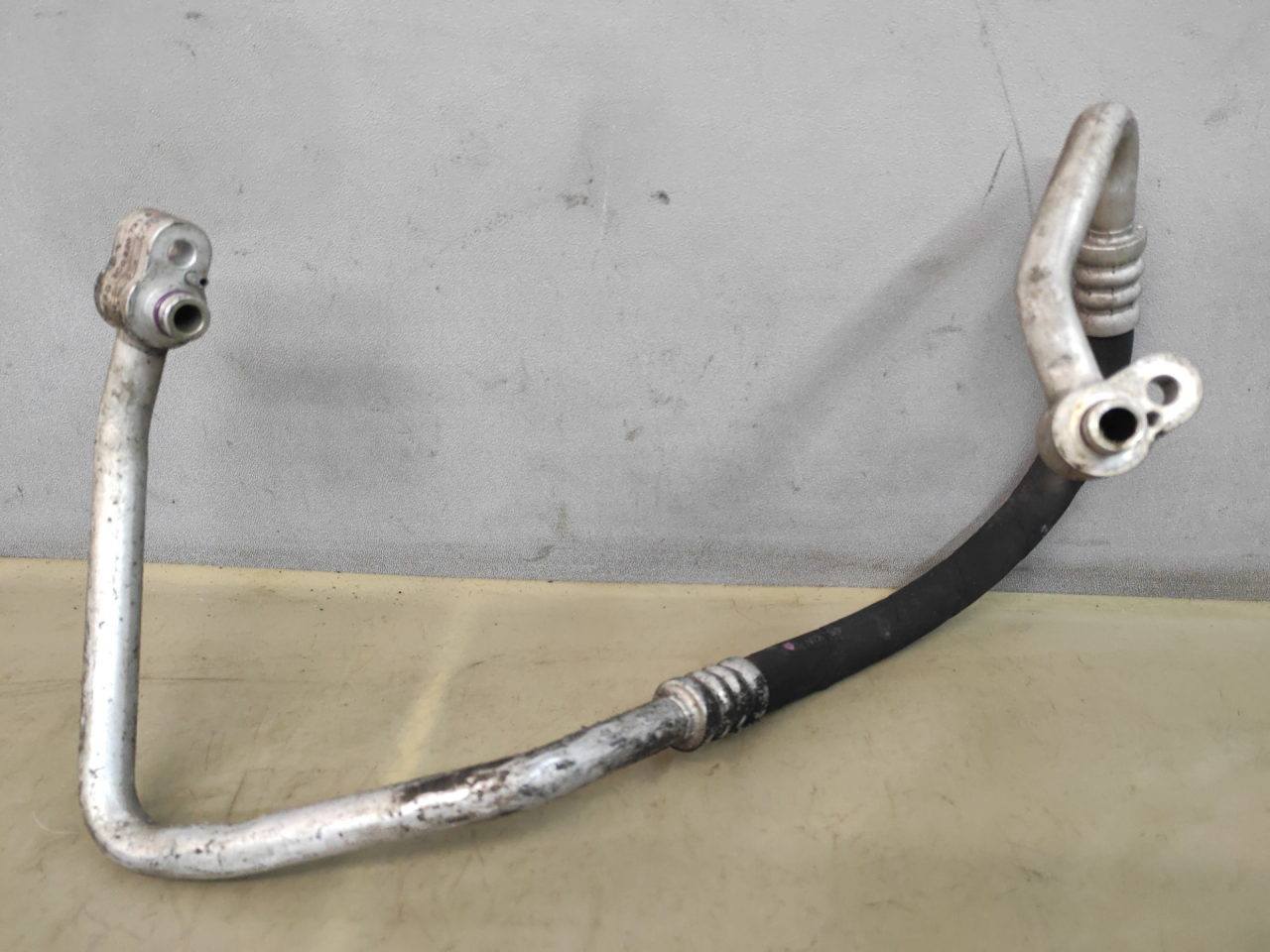 трубка кондиционера Volkswagen Passat CC 1 поколение 2011, 2.0 л., бензин, АКПП, 3C0820721P - фото №1