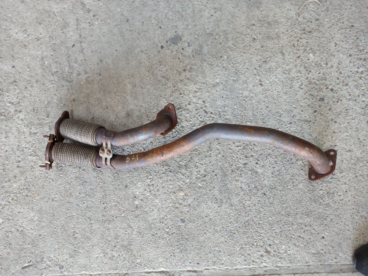 труба приемная глушителя Chevrolet Blazer 3 поколение 2019, 3.6 л., бензин, АКПП, белый, полный привод - фото №1