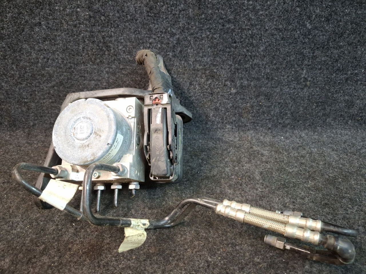 блок ABS Chevrolet Equinox 3 поколение 2018, 1.5 л., бензин, АКПП, серый/441b, полный привод, 84414759, 84374039 - фото №1