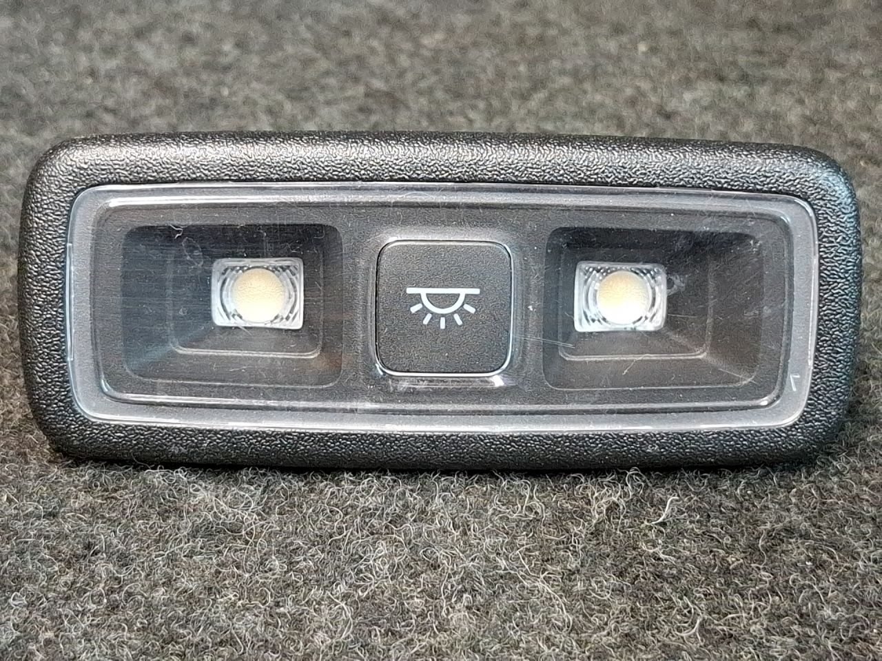 фонарь салона (плафон) Ford Explorer 6 поколение U625 2020, 3.0 л., бензин, АКПП, внедорожник 5 дв., полный привод, LBA-13K767-AD3ZHE - фото №1