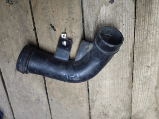 патрубок воздушного фильтра Mazda Millenia 1 поколение 2000, 2.5 л., бензин