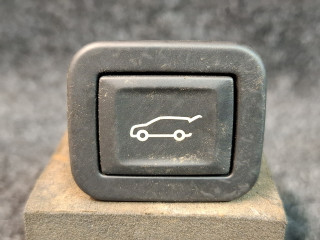 кнопка открытия багажника Chevrolet Equinox 3 поколение 2018, 1.5 л., бензин, АКПП, серый/441b, полный привод