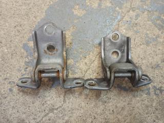 петля двери Mazda 6 1 поколение [рестайлинг] GY 2006, 2.0 л., RF7J, дизель, МКПП, серебристый