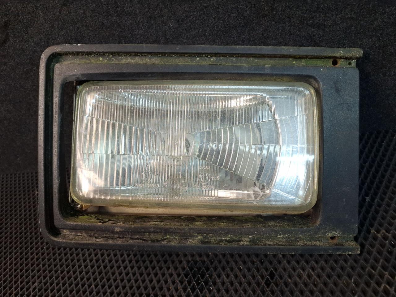 фара правая Volkswagen LT 1 поколение 1990, 2.4 л., дизель, МКПП - фото №1