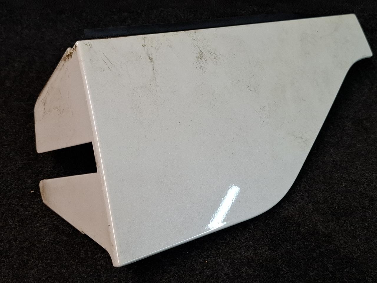 накладка петли багажника Ford Escape 4 поколение CX482 2020, 1.6 л., LUB, бензин, АКПП, белый az, внедорожник 5 дв., полный привод, LV4BS42947AGW - фото №1