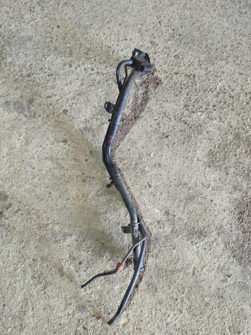 горловина топливного бака Chevrolet Malibu 9 поколение 2017, 1.5 л., бензин, АКПП, черный, седан, передний привод - фото №1