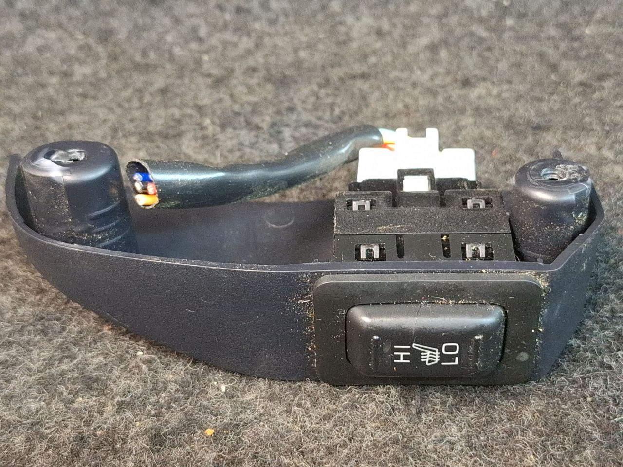 кнопка подогрева сидений Mitsubishi ASX 1 поколение 2012, 2.0 л., 4B11, бензин, АКПП, черный, внедорожник 5 дв., полный привод, 8610A077 - фото №1