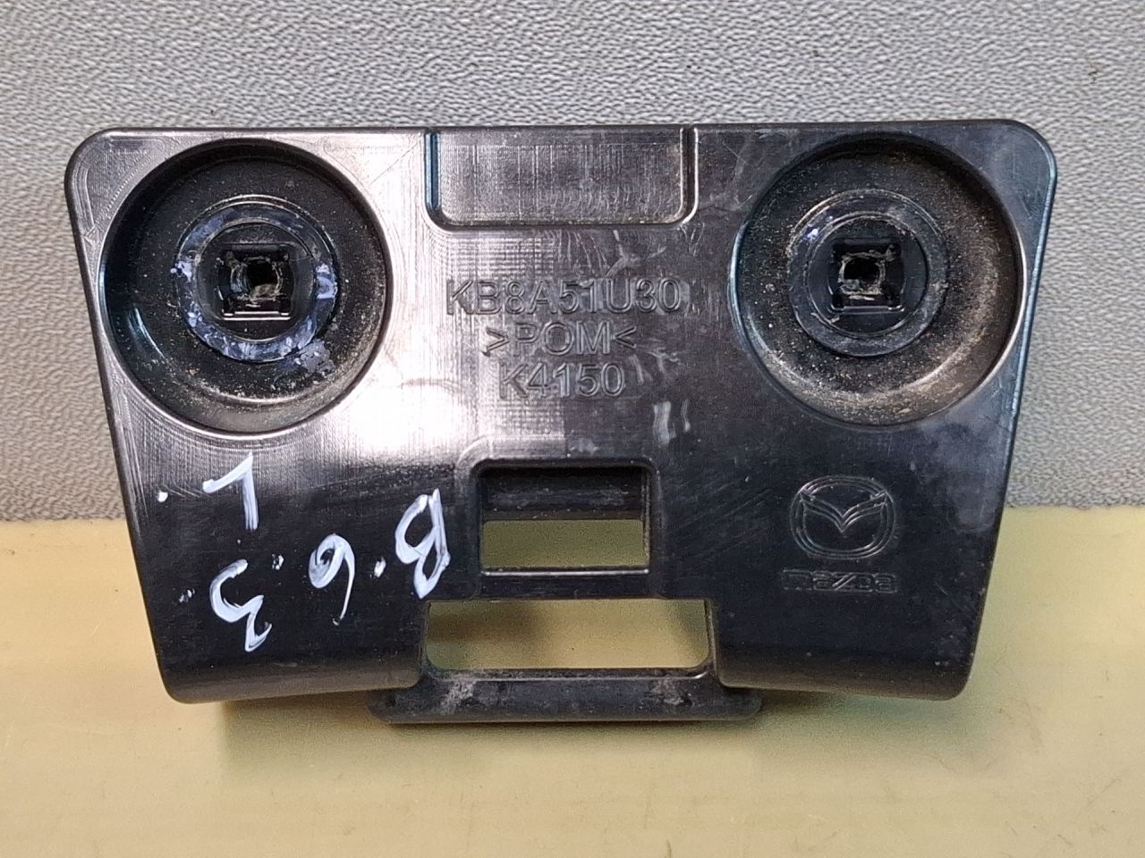 Крепление бампера заднего Mazda CX-5 2 поколение KF 2018, 2.5 л., PYY1, бензин, АКПП, серый/46g, внедорожник 5 дв., полный привод, KB8A51U30 - фото №1