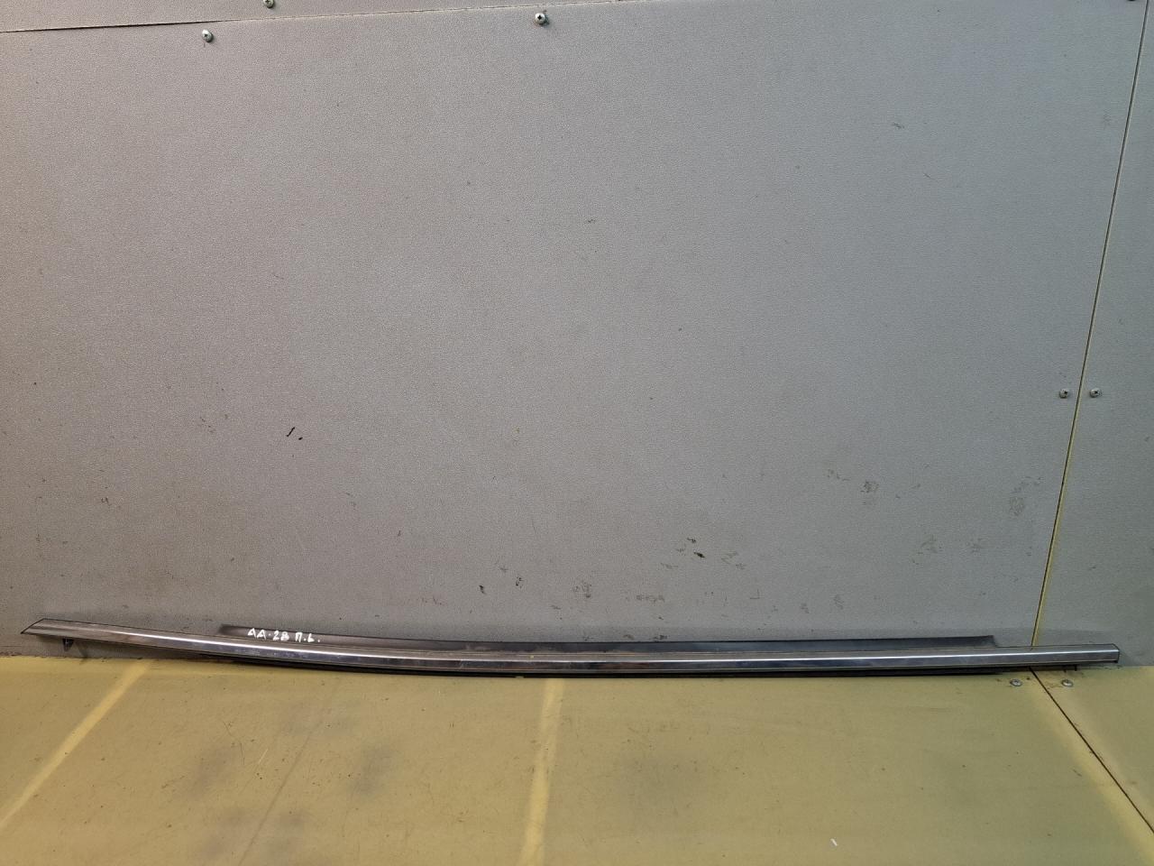 молдинг стекла Mazda 3 3 поколение 2015, 2.5 л., PY-VPS, бензин, АКПП, серый, седан, передний привод, правый руль - фото №1