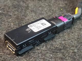 разъем AUX / USB Toyota Sienna 2 поколение XL20 [рестайлинг] 2008, 3.5 л., 2GR-FE, бензин, АКПП, минивэн, передний привод, 5Q0035726M