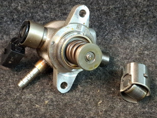 ТНВД Volkswagen Jetta 7 поколение 2019, 1.4 л., бензин, АКПП, серый, передний привод, 04E127027N