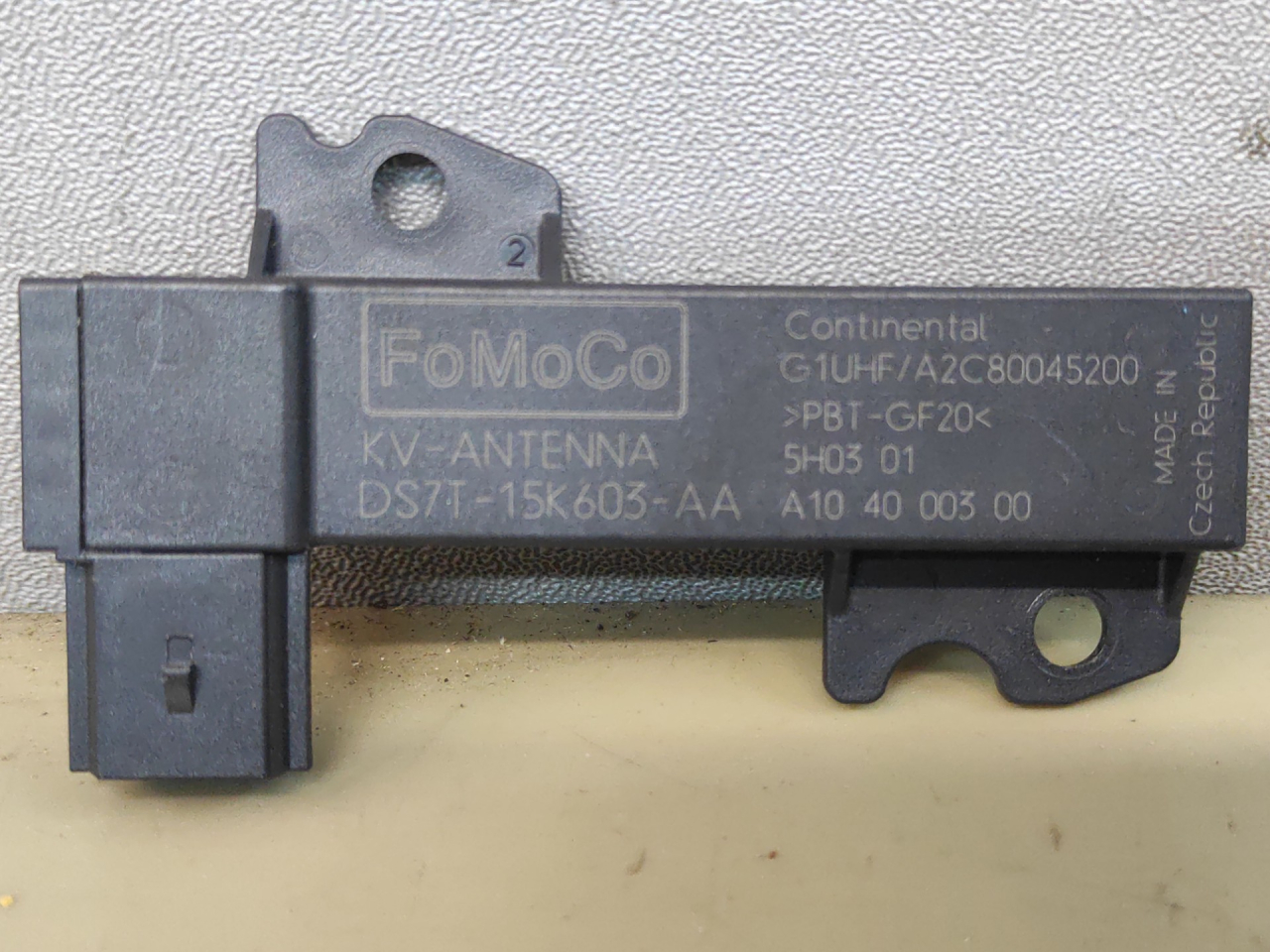 Антенна системы комфортного доступа Ford Escape 3 поколение C520 2015, 2.0 л., T8MB, дизель, АКПП, белый, правый руль, A2C80045200 - фото №1