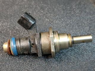 форсунка Mazda CX-7 1 поколение [рестайлинг] 2009, 2.3 л., бензин, E7T20171